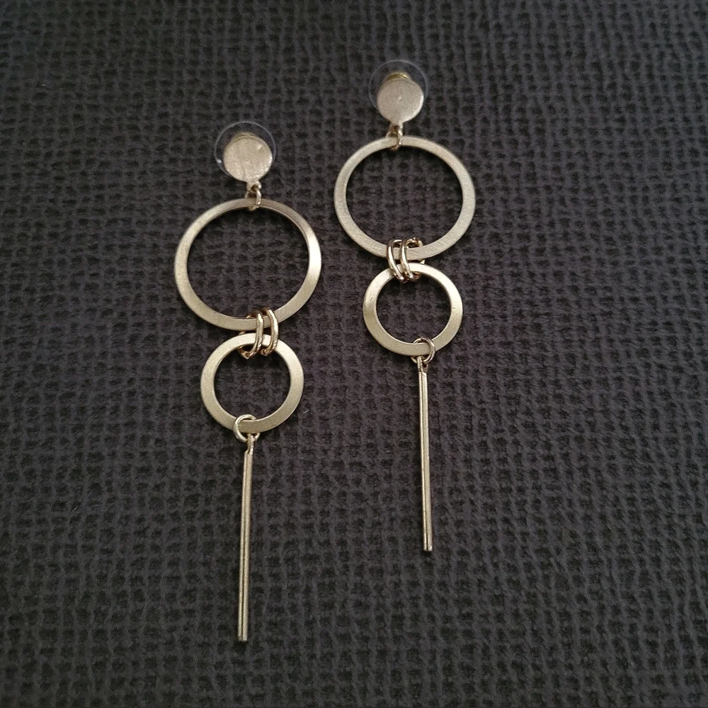 Geometric📐 Brushed🖌️ Gold💛 Dangle Earrings - Picture 5 of 9